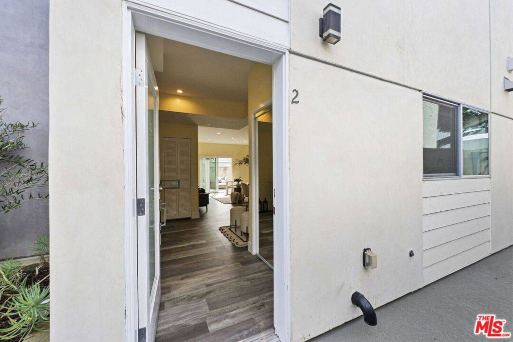Santa Monica, CA 90404,1541 Franklin ST #2