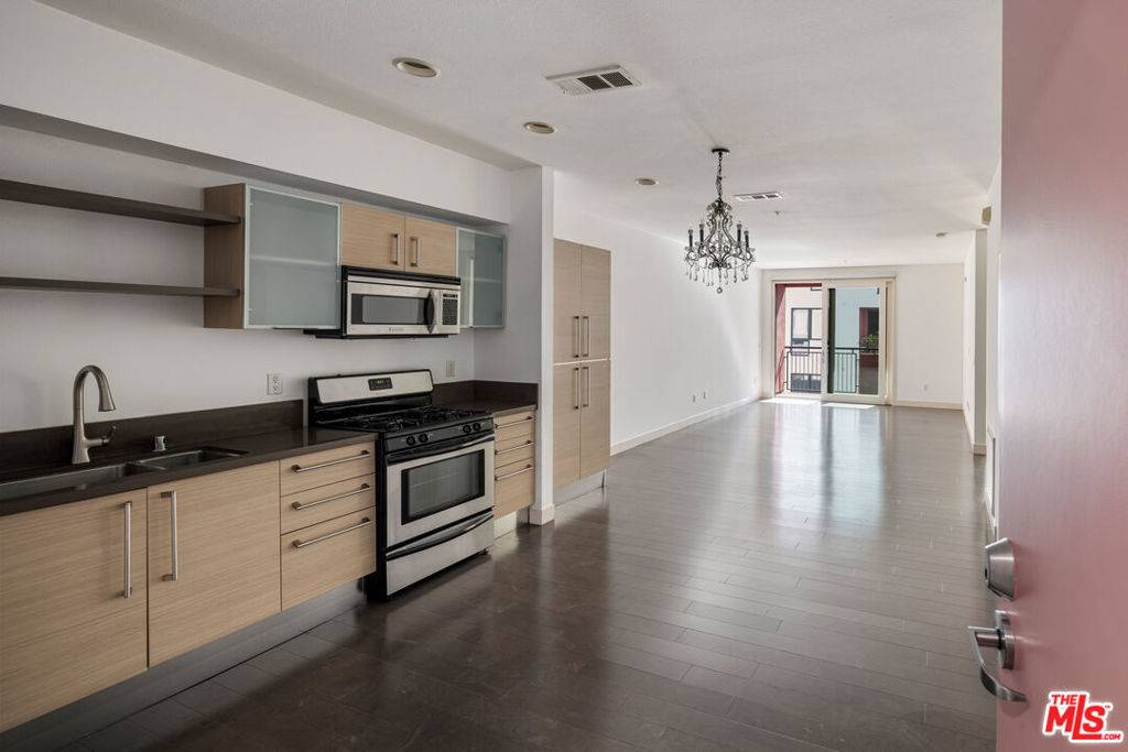 Los Angeles, CA 90017,1234 Wilshire BLVD #320