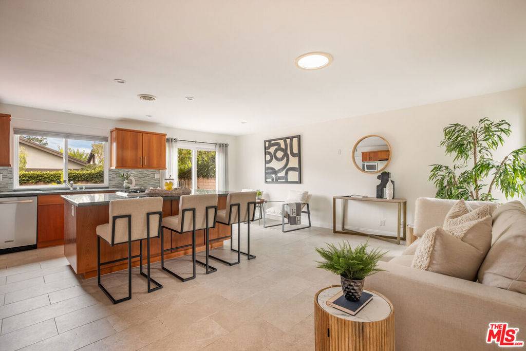 Pacific Palisades, CA 90272,1321 Avenida De Cortez