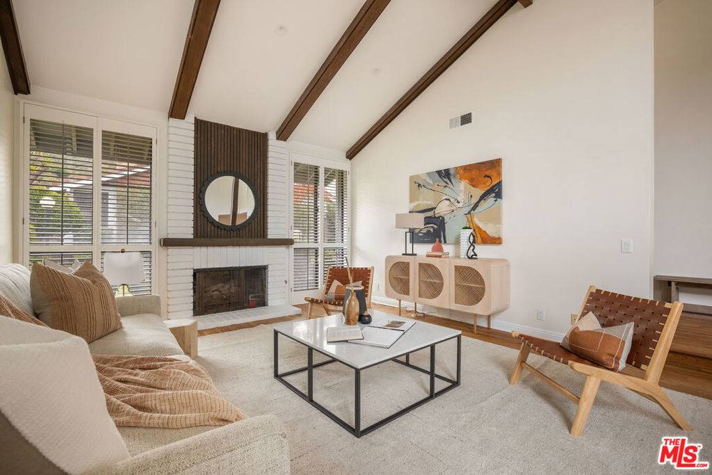 Pacific Palisades, CA 90272,1321 Avenida De Cortez