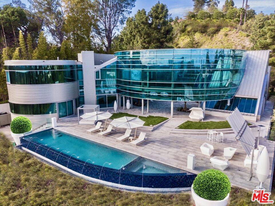 Beverly Hills, CA 90210,1169 Loma Linda DR