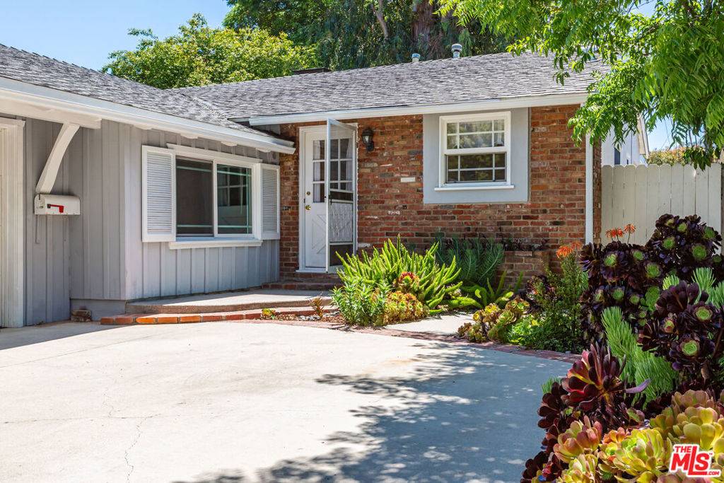 Woodland Hills, CA 91364,21924 Buena Ventura ST