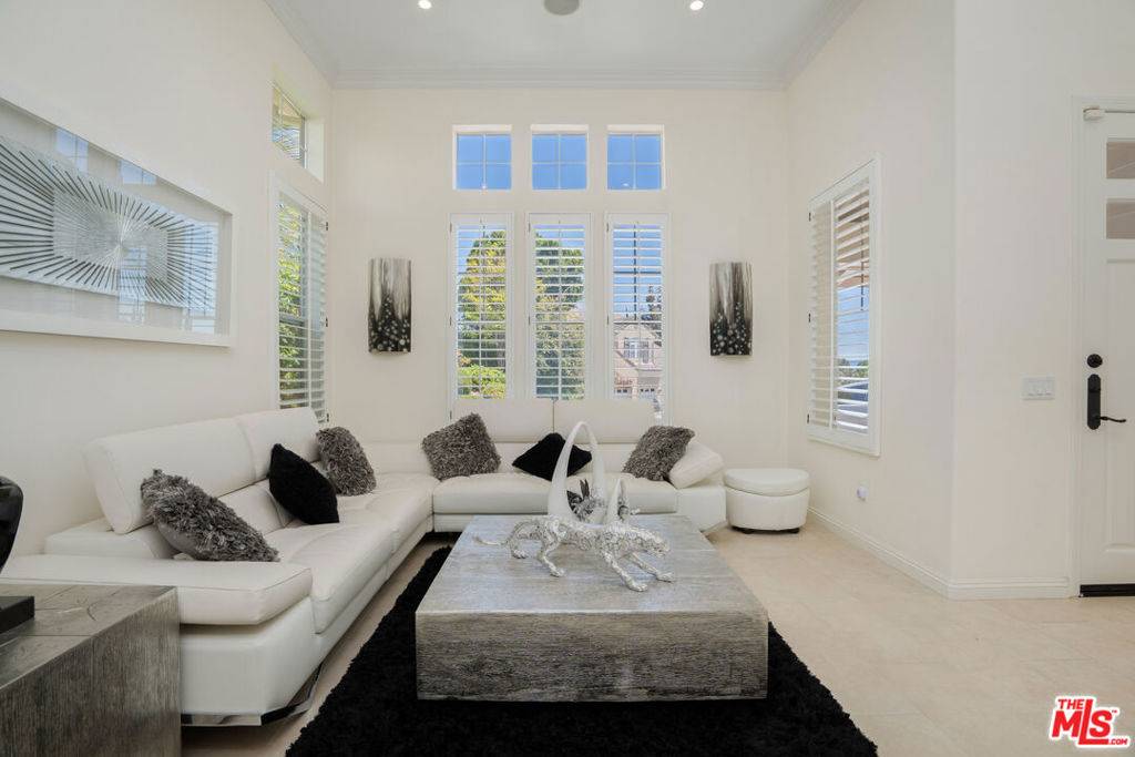West Hills, CA 91307,7201 Rockridge TER