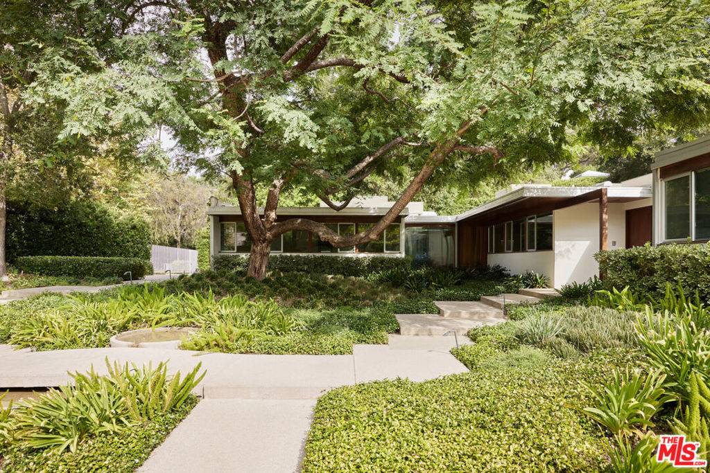 Encino, CA 91436,3970 Archdale RD