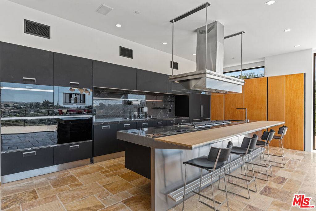 Woodland Hills, CA 91364,4671 Bedel ST