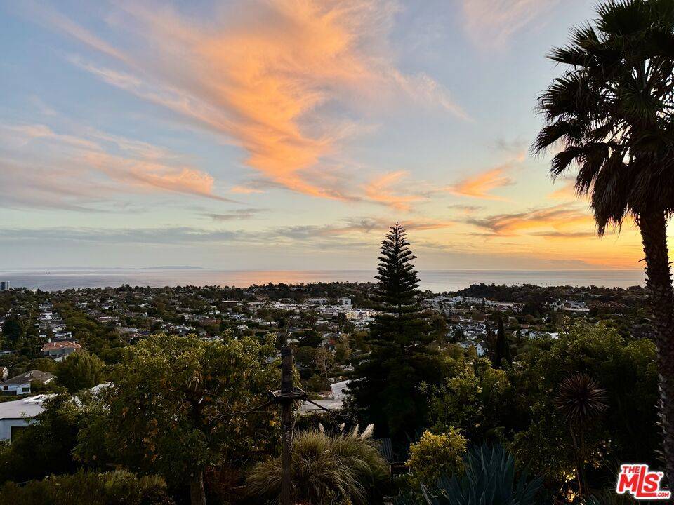 Pacific Palisades, CA 90272,1349 Berea PL