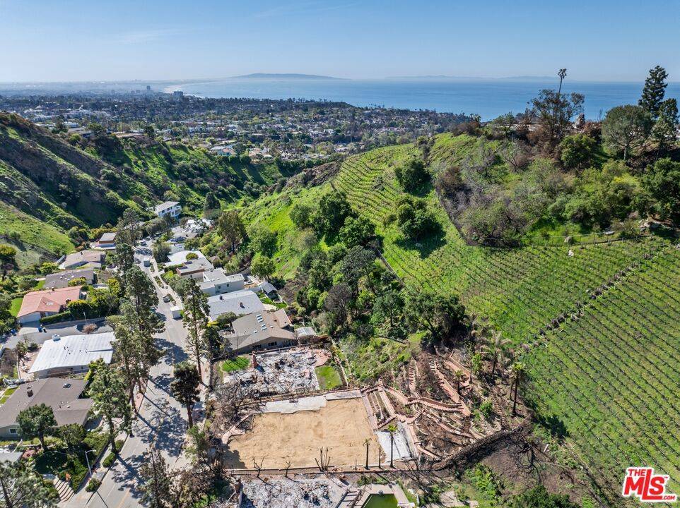 Pacific Palisades, CA 90272,1221 Bienveneda AVE