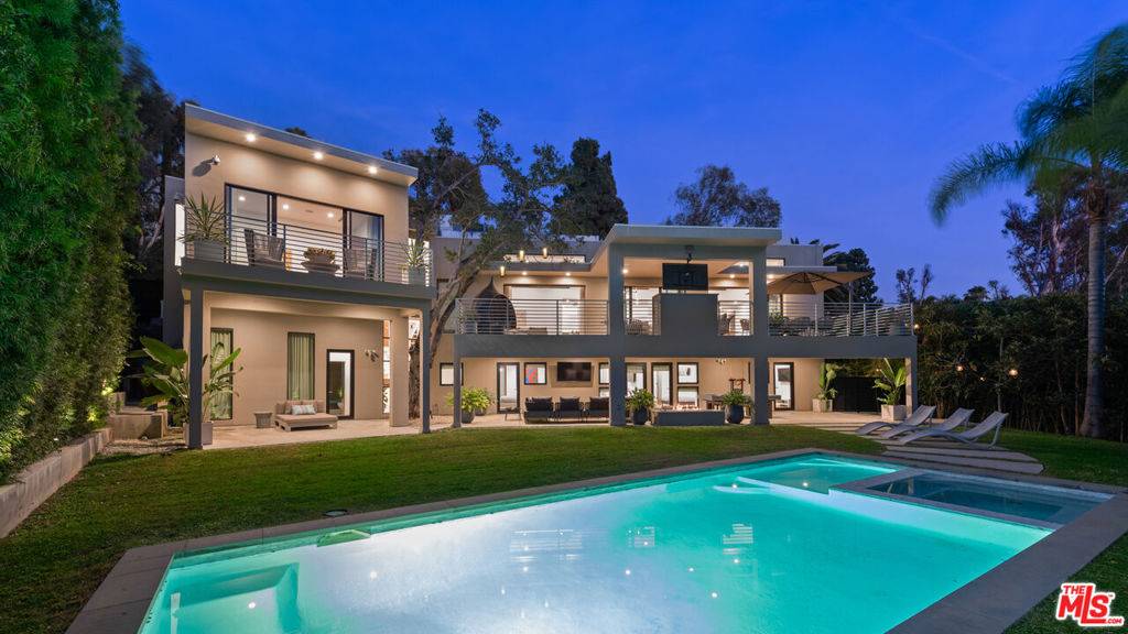 Beverly Hills, CA 90210,1085 Carolyn WAY