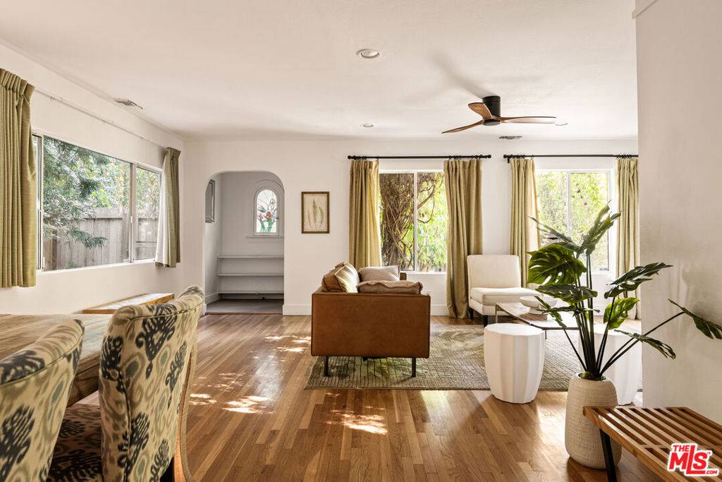 West Hollywood, CA 90046,1026 N Laurel AVE