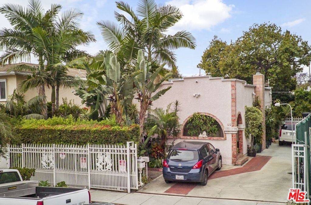 West Hollywood, CA 90046,1221 N Formosa AVE