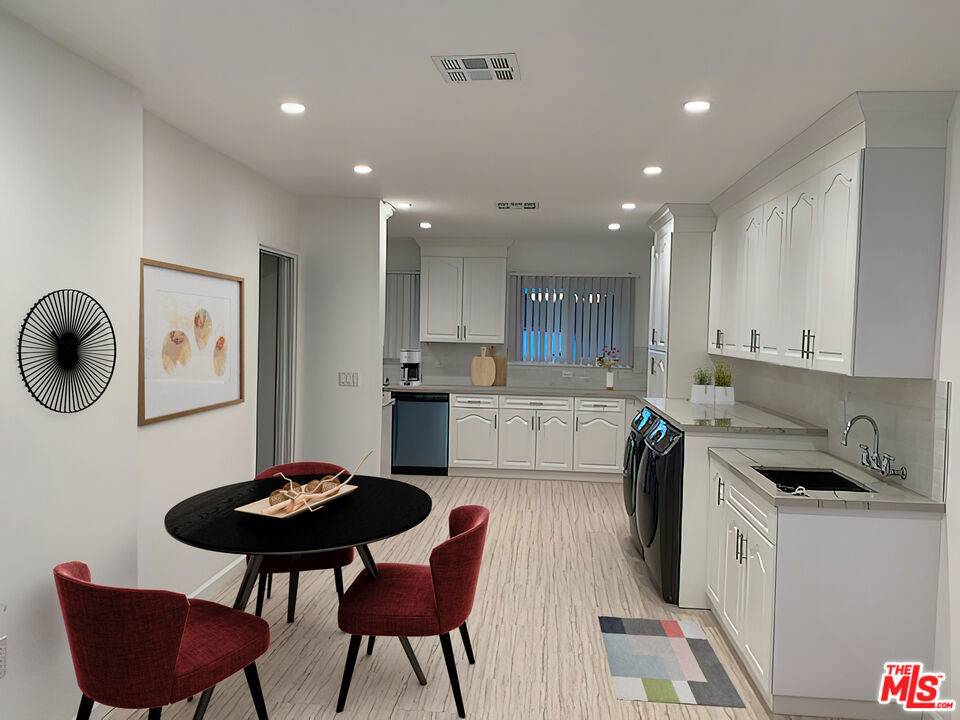 Los Angeles, CA 90056,6043 S Garth AVE