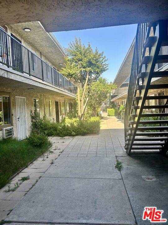 Panorama City, CA 91402,8800 Cedros AVE #219