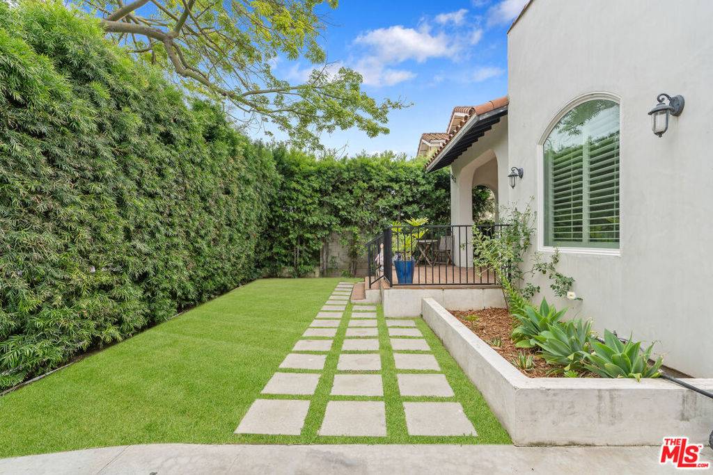 Los Angeles, CA 90039,3812 Griffith View DR
