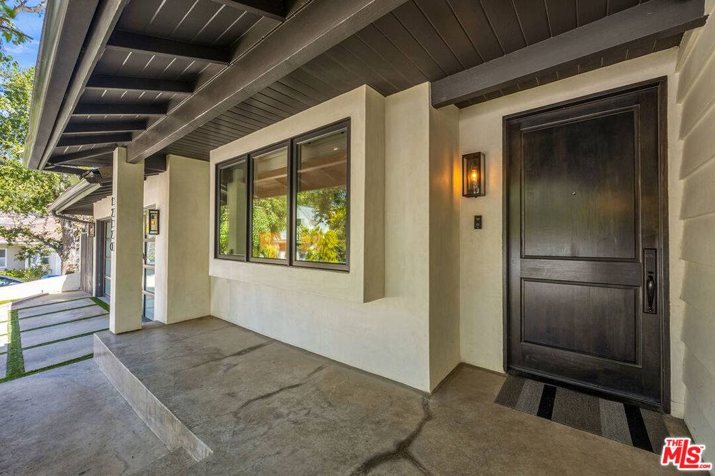 Los Angeles, CA 90049,12120 Travis ST