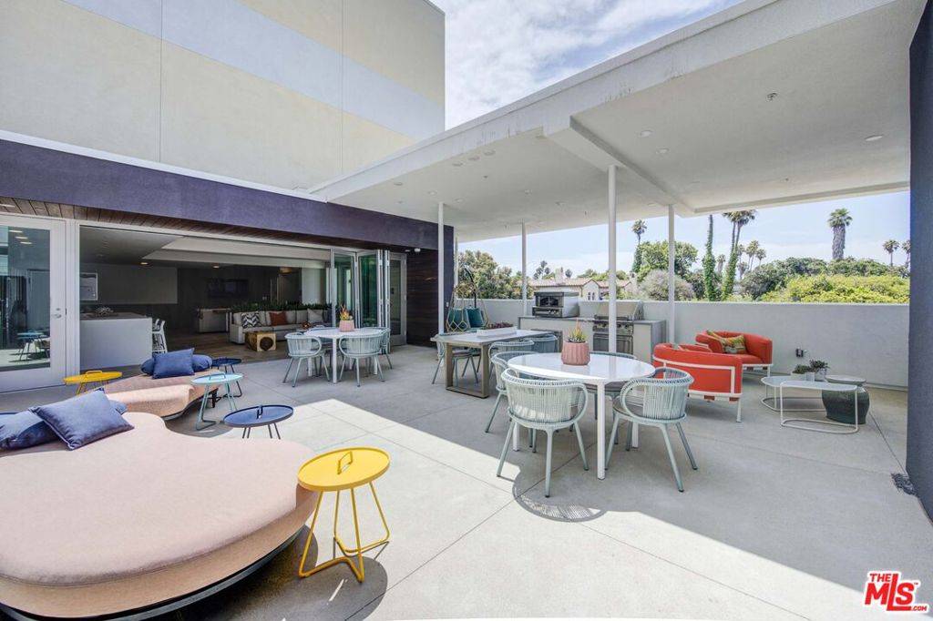 Ventura, CA 93001,160 S Ventura AVE #153-105