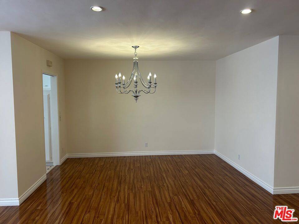 Beverly Hills, CA 90211,237 N Almont DR #303