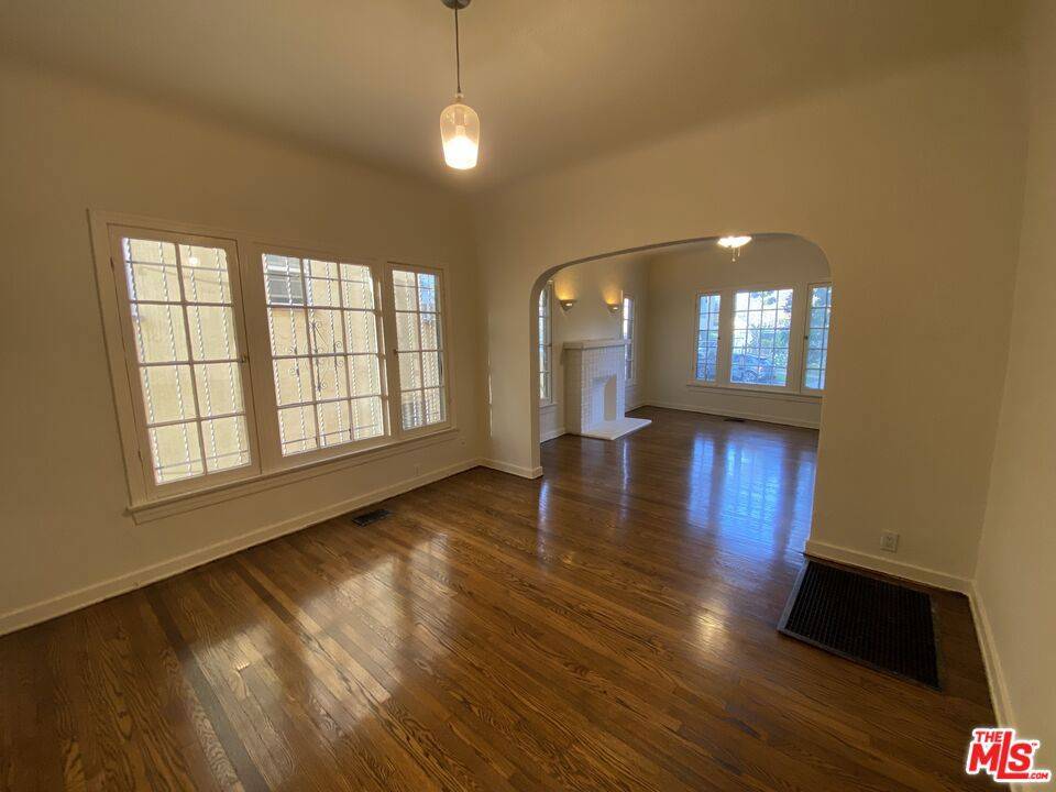 Los Angeles, CA 90019,1123 S Citrus AVE