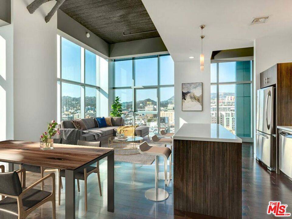 Los Angeles, CA 90028,1480 VINE ST #1101