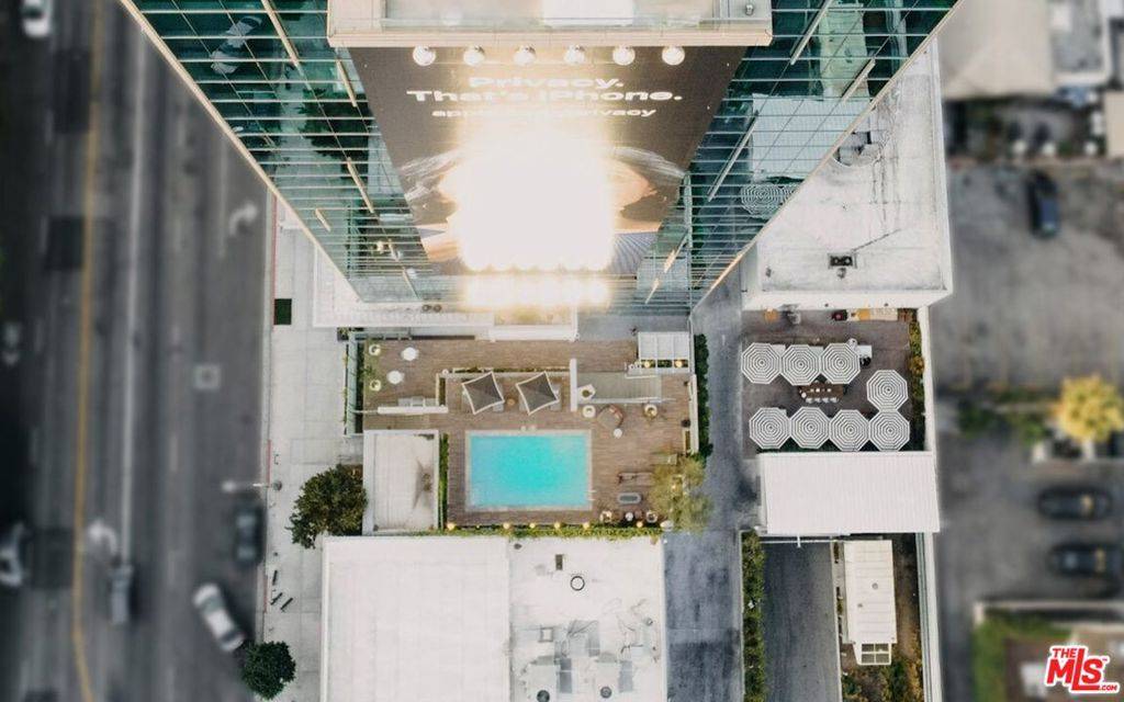 Los Angeles, CA 90028,1480 VINE ST #1101