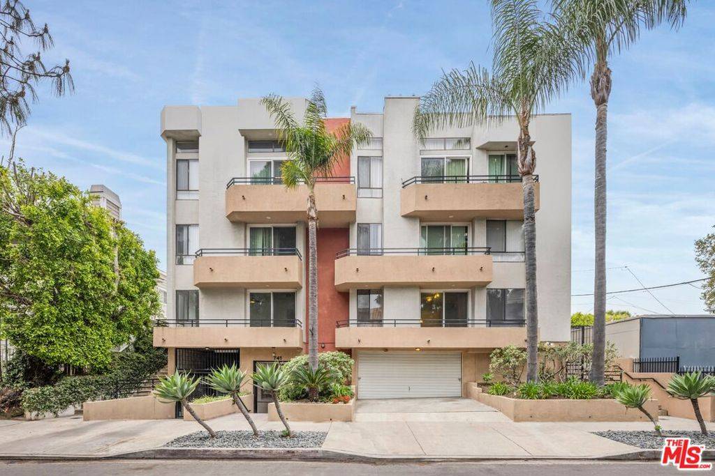 Valley Village, CA 91607,4741 Radford AVE
