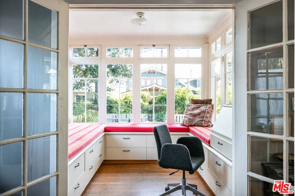 Venice, CA 90291,736 Marco PL