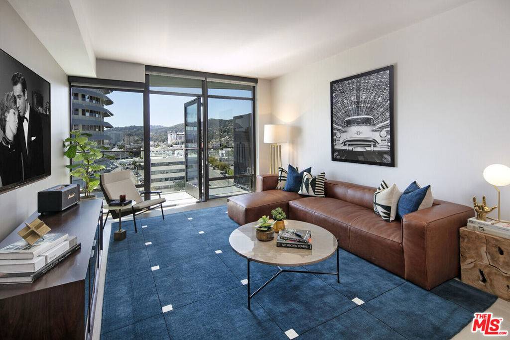 Los Angeles, CA 90028,1755 Argyle AVE #1005