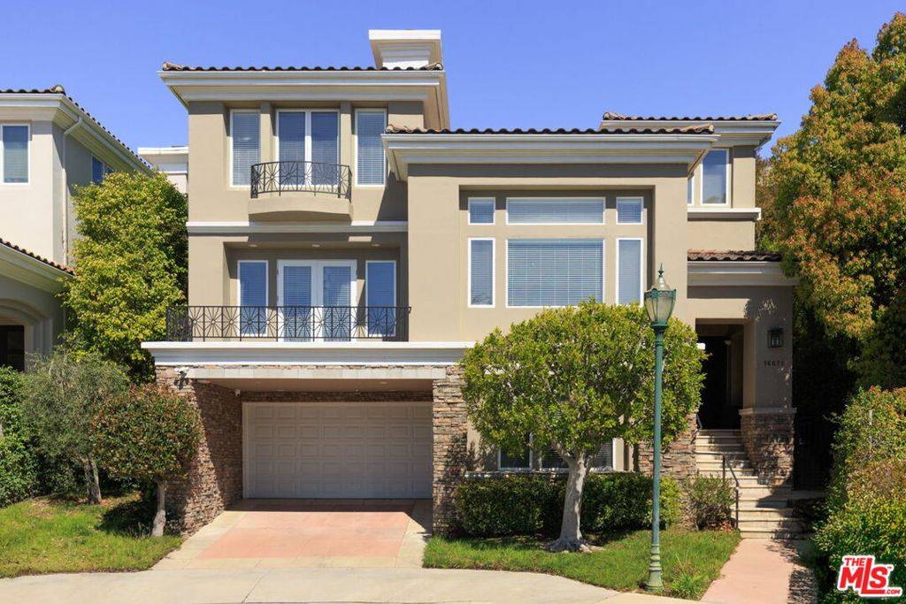 Pacific Palisades, CA 90272,16671 Calle Brittany