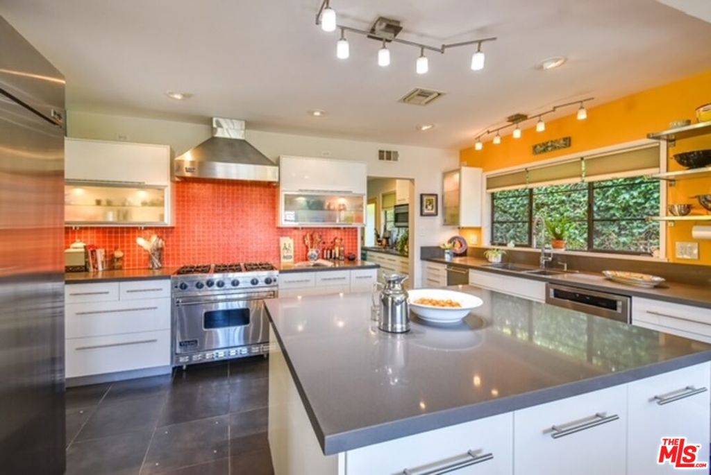 Studio City, CA 91604,3540 WILLOWCREST AVE