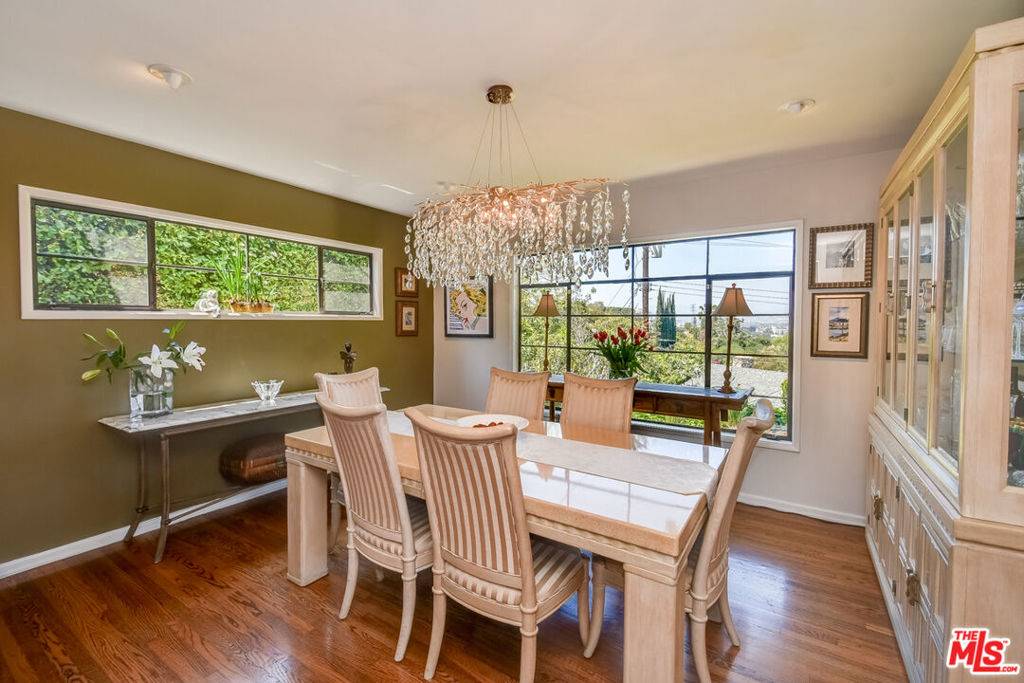 Studio City, CA 91604,3540 WILLOWCREST AVE
