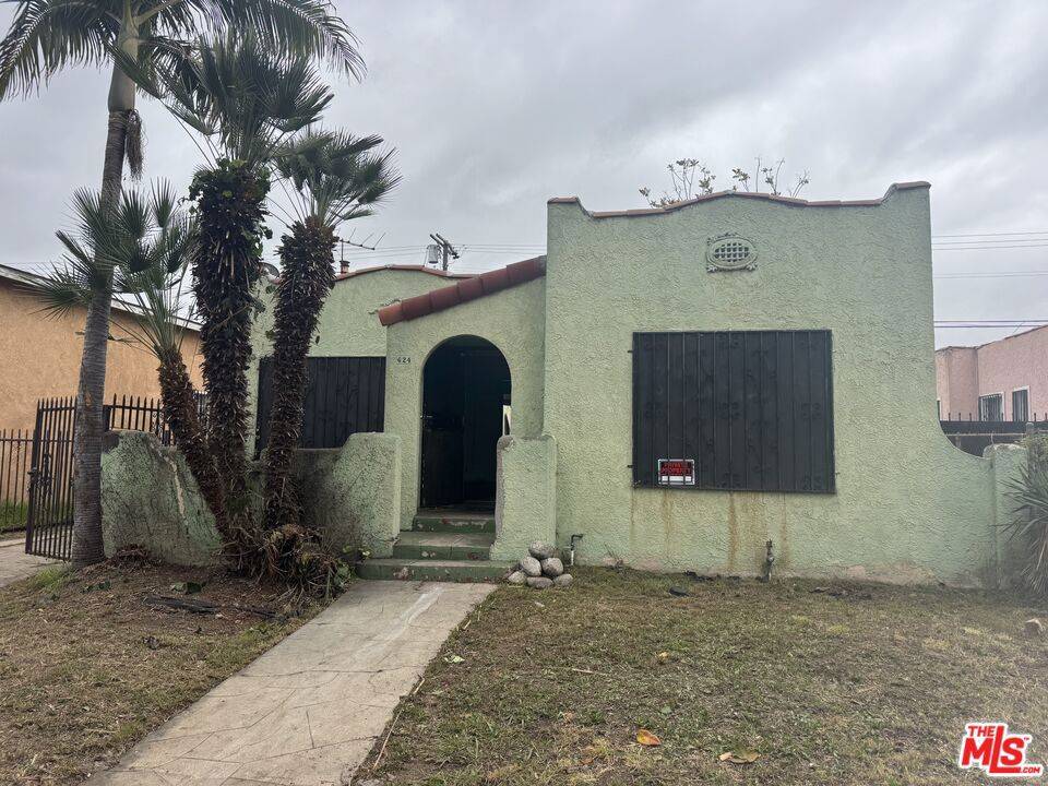 Los Angeles, CA 90044,624 W 102nd ST