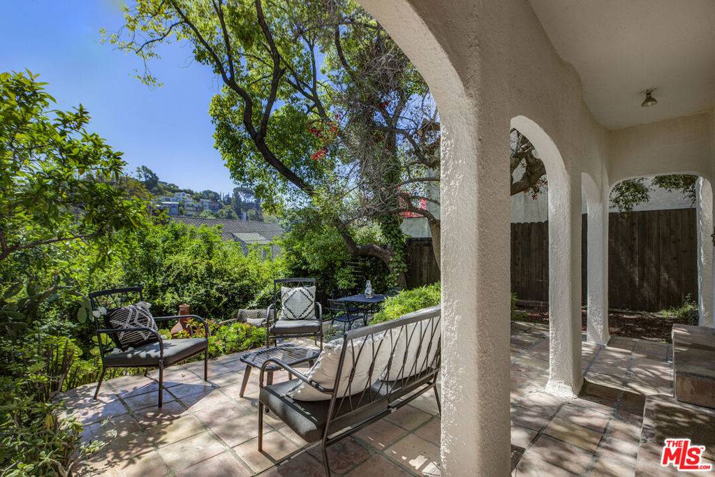 Los Angeles, CA 90026,1851 Westerly TER