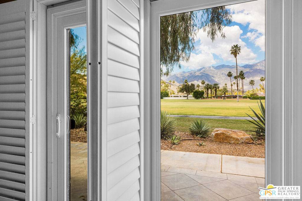 Palm Springs, CA 92264,2421 Los Patos DR