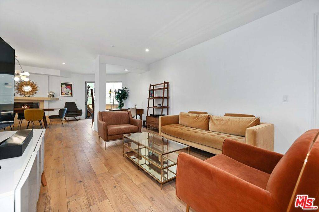 Los Angeles, CA 90025,1521 Greenfield AVE #305