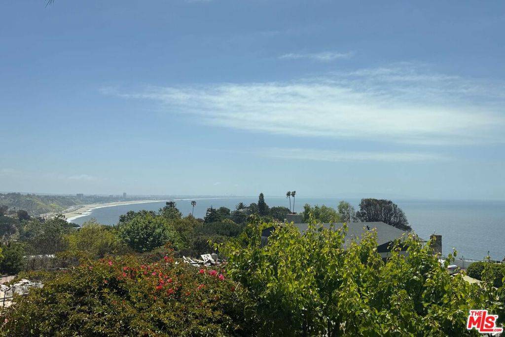 Pacific Palisades, CA 90272,227 Quadro Vecchio DR