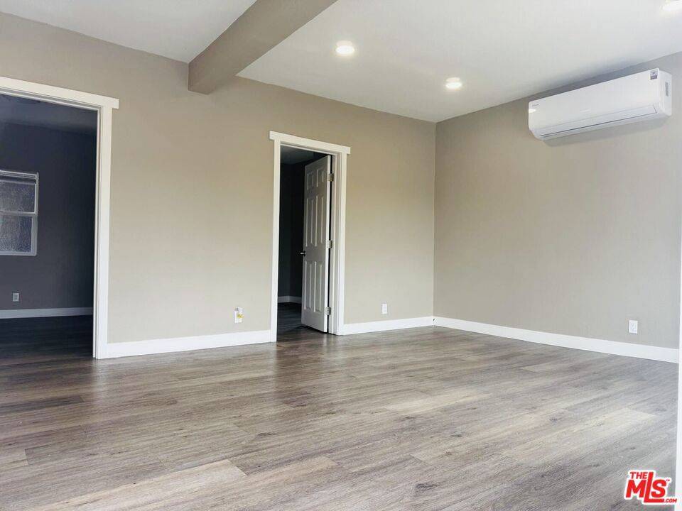 Los Angeles, CA 90011,4915 Compton AVE