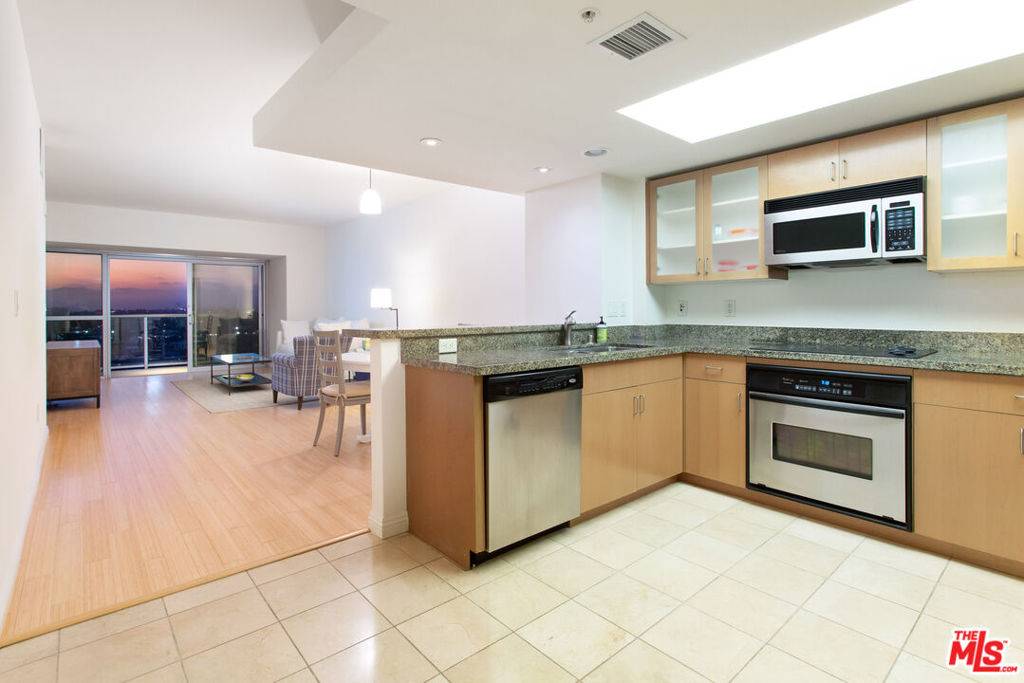 Marina Del Rey, CA 90292,13700 Marina Pointe DR #1609