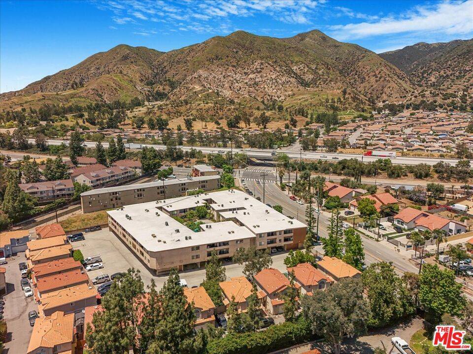 CA 91342,13775 Glenoaks BLVD #4