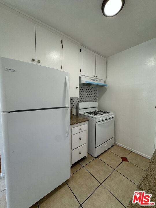 Los Angeles, CA 90004,4205 Alexandria PL #34