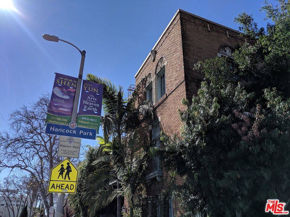 Los Angeles, CA 90004,649 N Rossmore AVE #202
