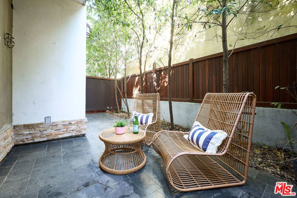Santa Monica, CA 90404,2121 Virginia AVE #106
