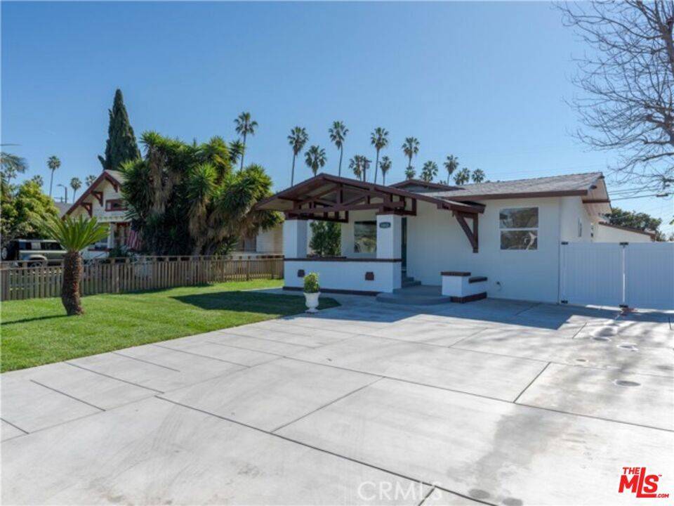 Los Angeles, CA 90062,1812 W 51st ST