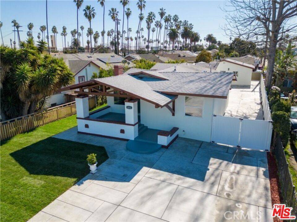 Los Angeles, CA 90062,1812 W 51st ST