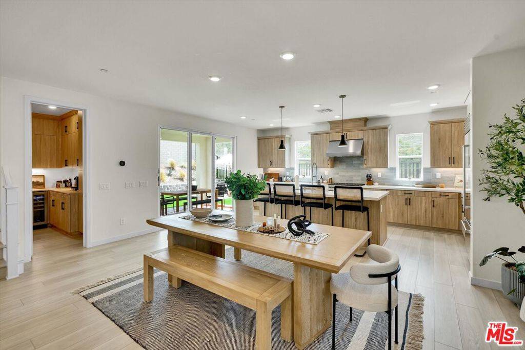 Valencia, CA 91381,27703 Sequel CT