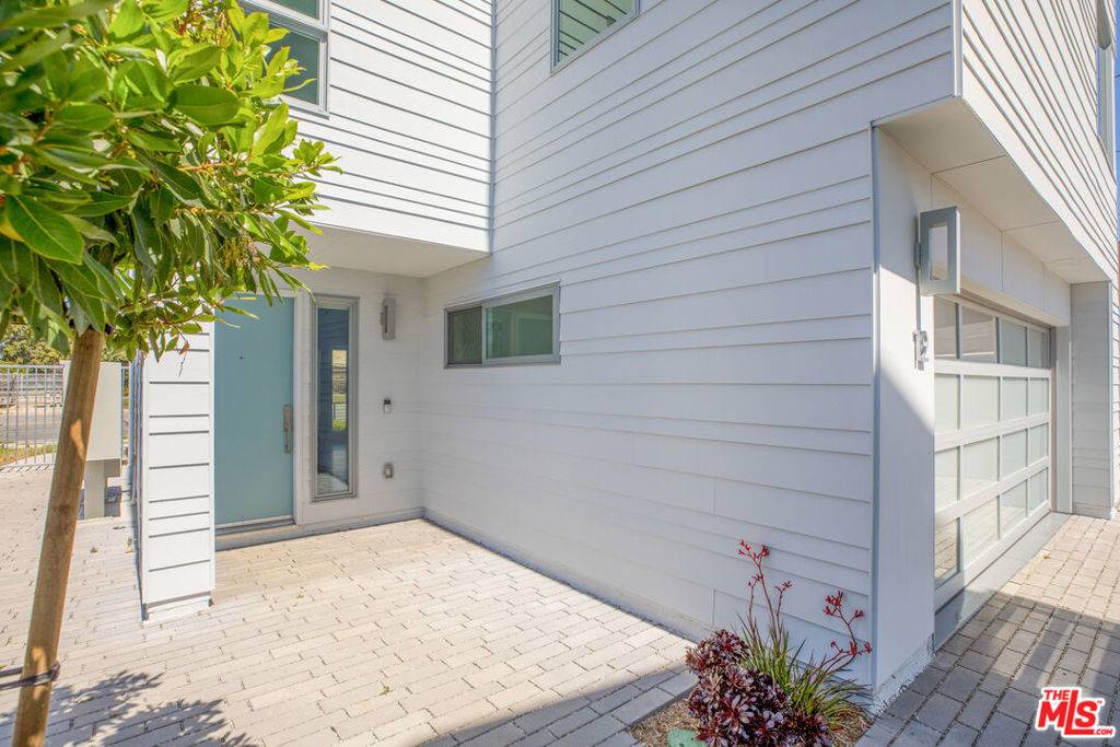 Los Angeles, CA 90066,11724 Culver BLVD #12