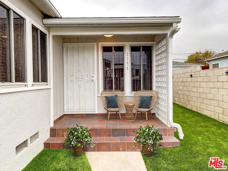 Los Angeles, CA 90045,6551 W 86th PL