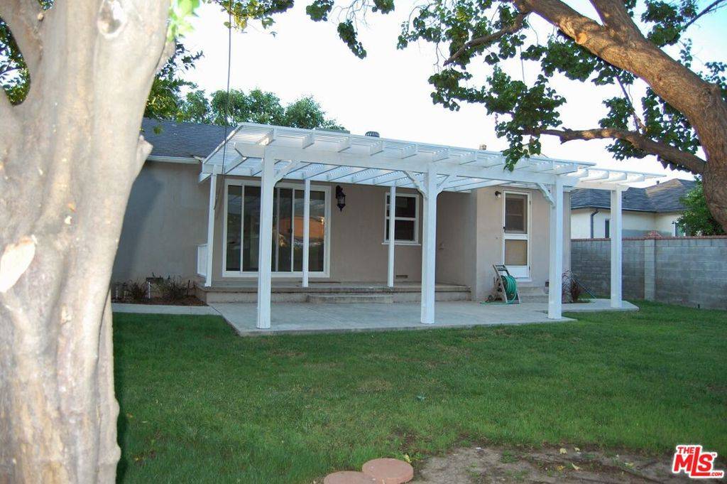 Woodland Hills, CA 91303,22110 Gilmore ST