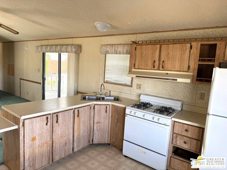 Desert Hot Springs, CA 92241,17640 Corkill RD #12