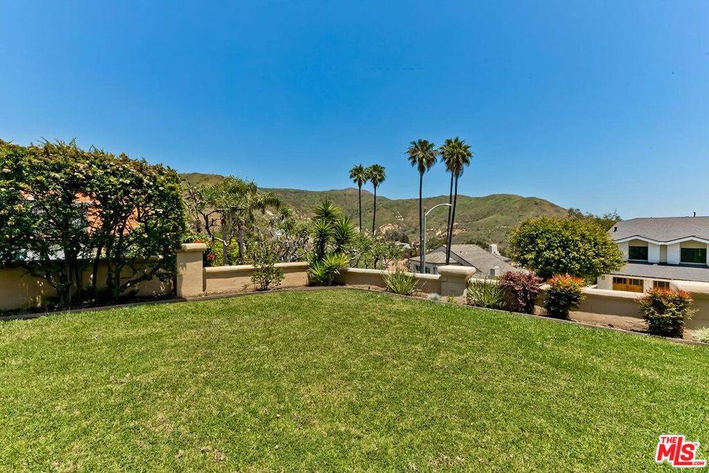 Pacific Palisades, CA 90272,16597 Via Floresta