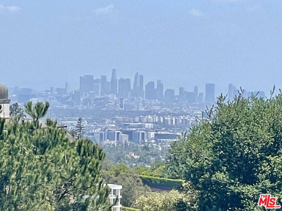 Los Angeles, CA 90077,1000 Stradella RD