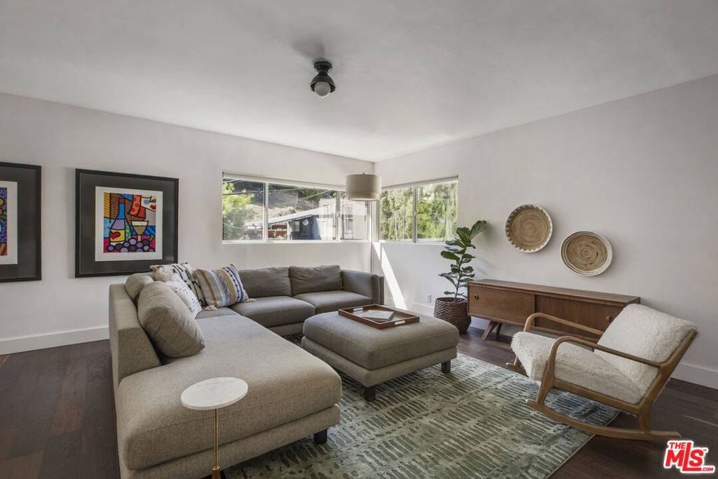 Los Angeles, CA 90065,4598 Jessica DR